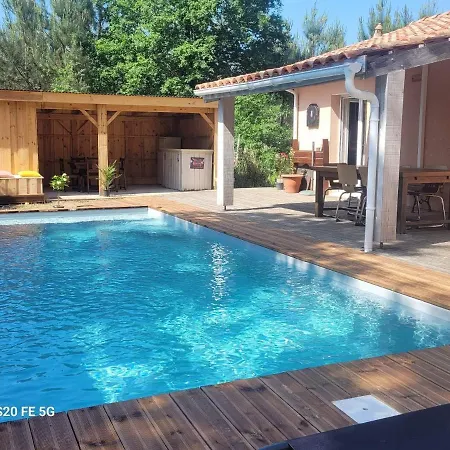 Grande Maison De Vacances 12pers Piscine 别墅 *